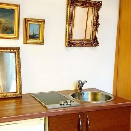 Small Luxurious Room In The Heart Of Saint Germain Parijs Buitenkant foto