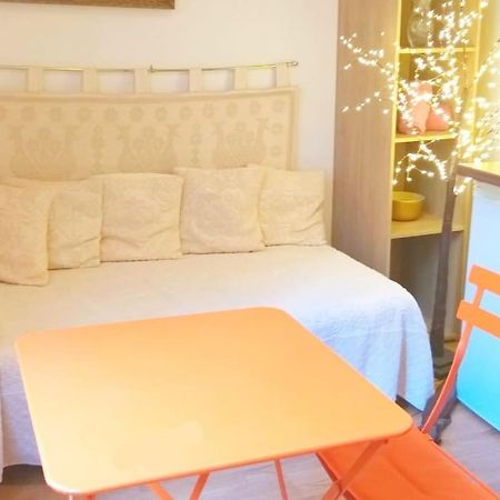 Small Luxurious Room In The Heart Of Saint Germain Parijs Buitenkant foto