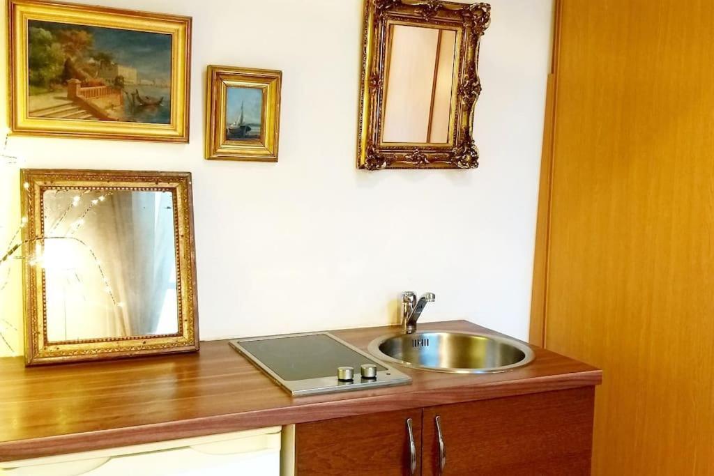 Small Luxurious Room In The Heart Of Saint Germain Parijs Buitenkant foto