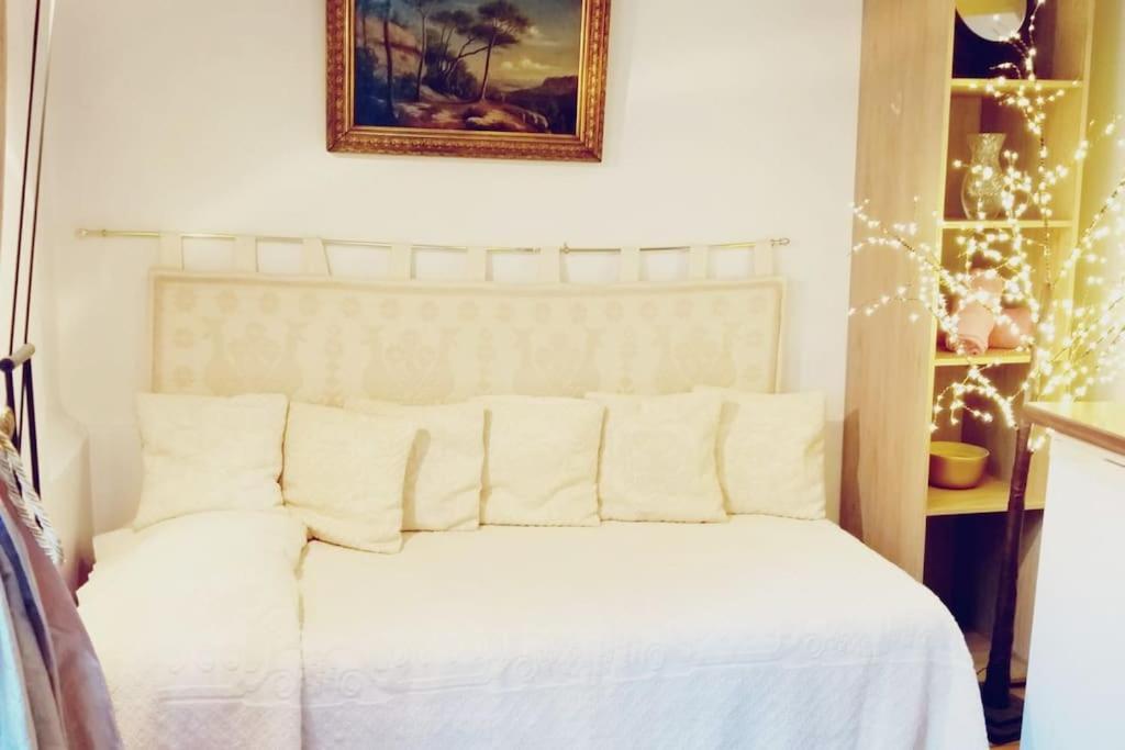 Small Luxurious Room In The Heart Of Saint Germain Parijs Buitenkant foto